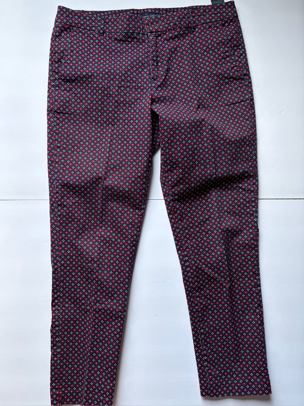 Tommy Hilfigure Women’s Size 12 Red & Navy Geometric Foulard Ankle Pant Slim Fit